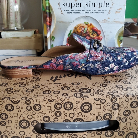 Avanti Shoes - Avanti jacquard tapestry loafer